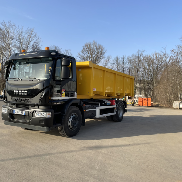 Camion bipenne 4x2